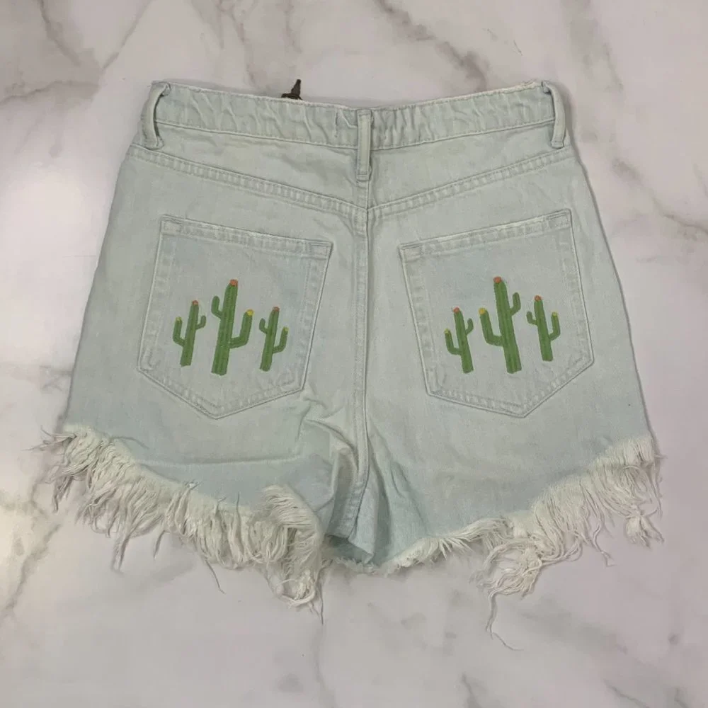 NEW Show me your Mumu Wyoming embroidered denim cut off jean shorts - Picture 5 of 8